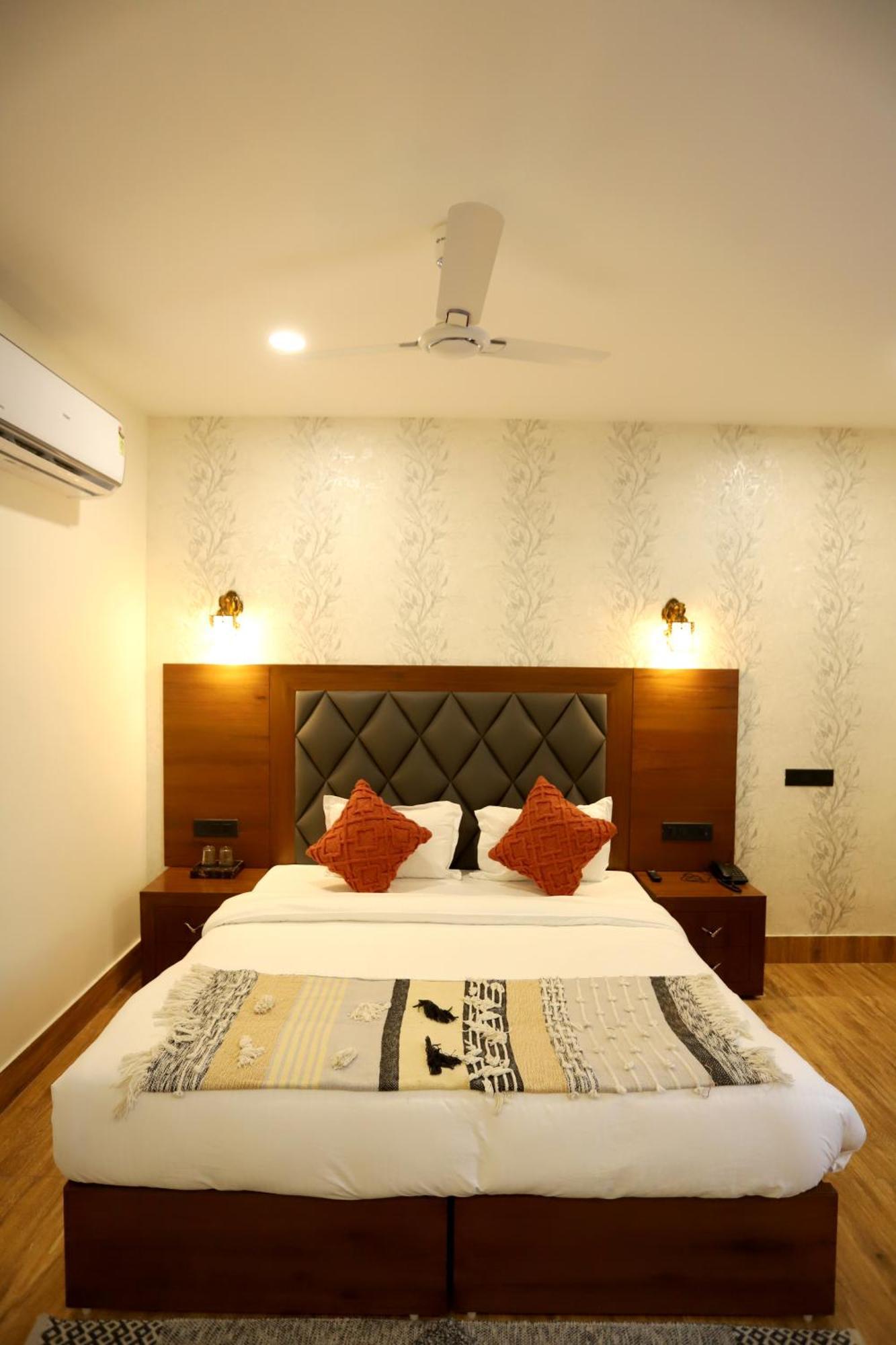 Hotel Dhingra Inn Rewari Exterior photo